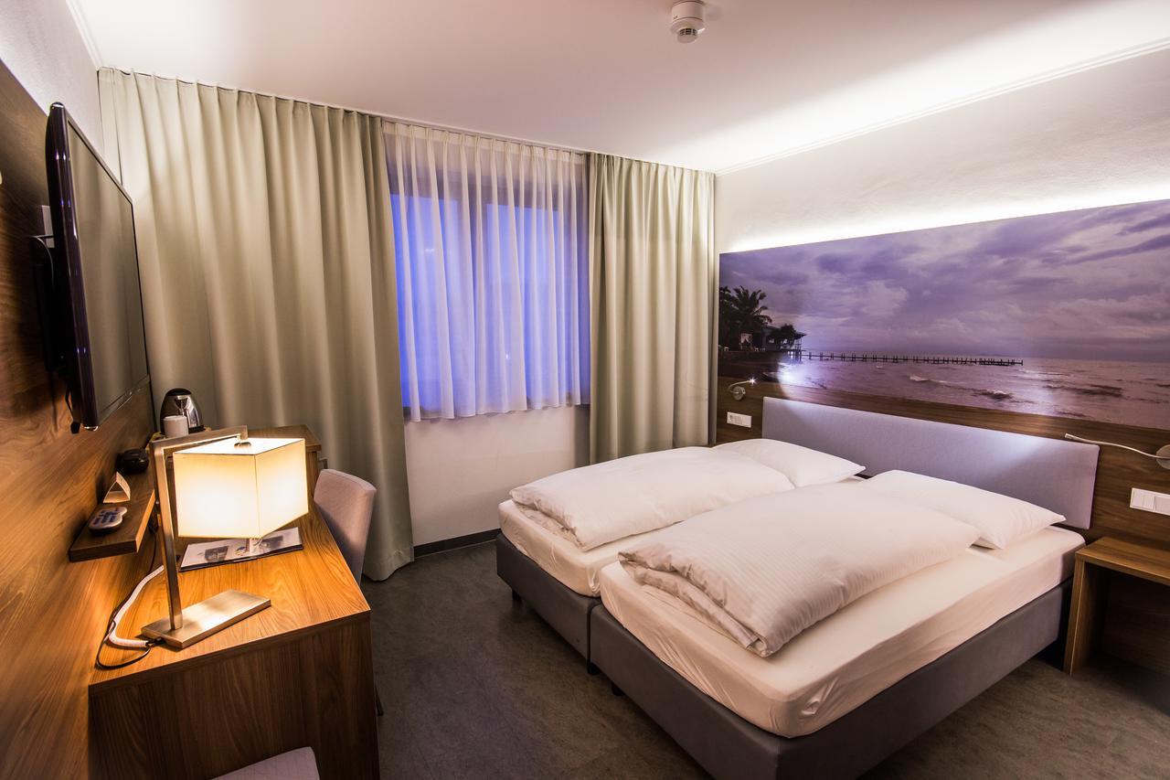 Hotel7Continents Neutraubling Εξωτερικό φωτογραφία